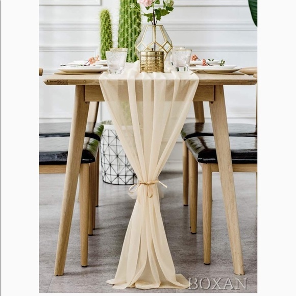 🔥SALE - any 4/$20. Table Runner - Picture 2 of 6